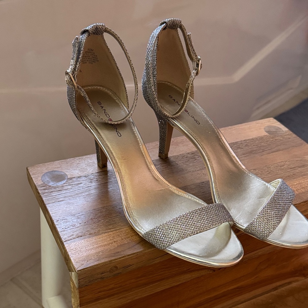 Bandolino Shimmering Gold Heels
